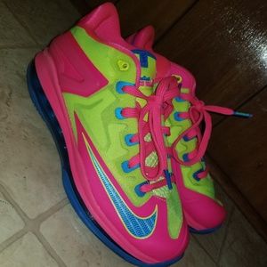 Nike LeBron 11 Low GS Volt/Photo Blue-Hyper Pink